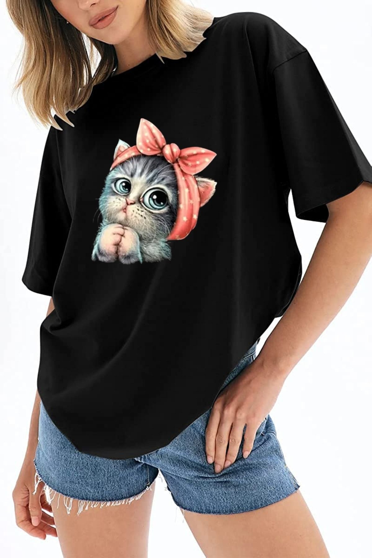 Women's Black Cute Cat Oversize T-shirt