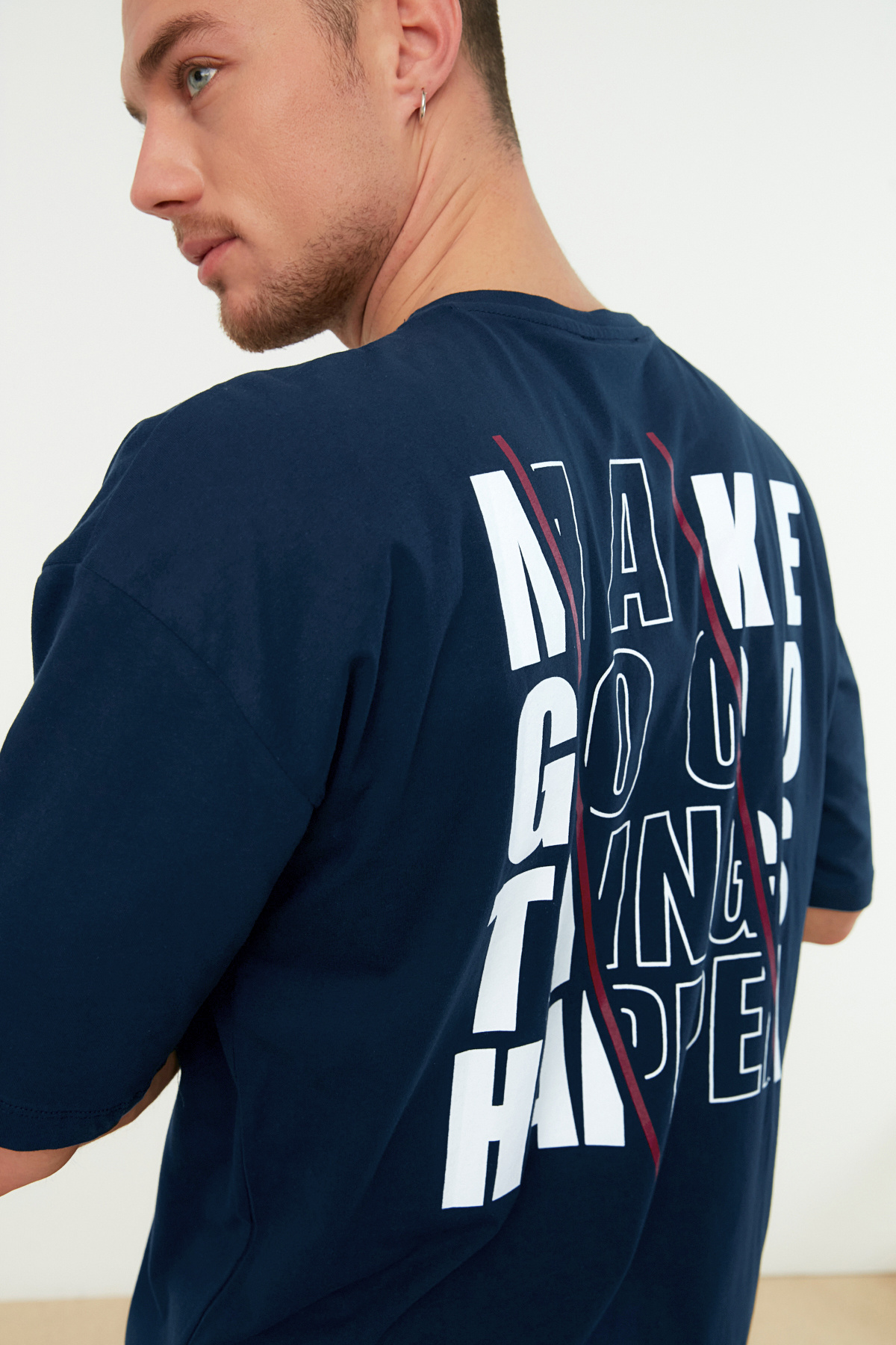 Trendyol Collection-Námořnicky modré oversize bavlněné tričko s potiskem – TMNSS22TS0566 4