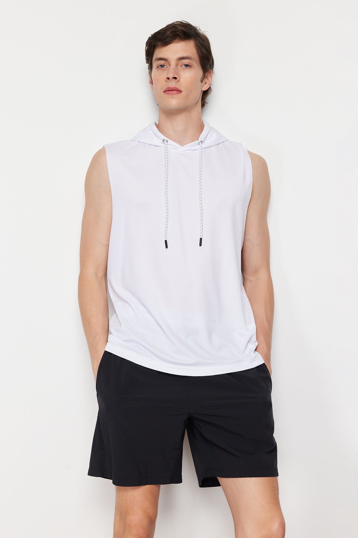 Trendyol Collection-Αθλητικό εσώρουχο με λευκή κουκούλα Regular Fit - TMNAW21AL0007 2