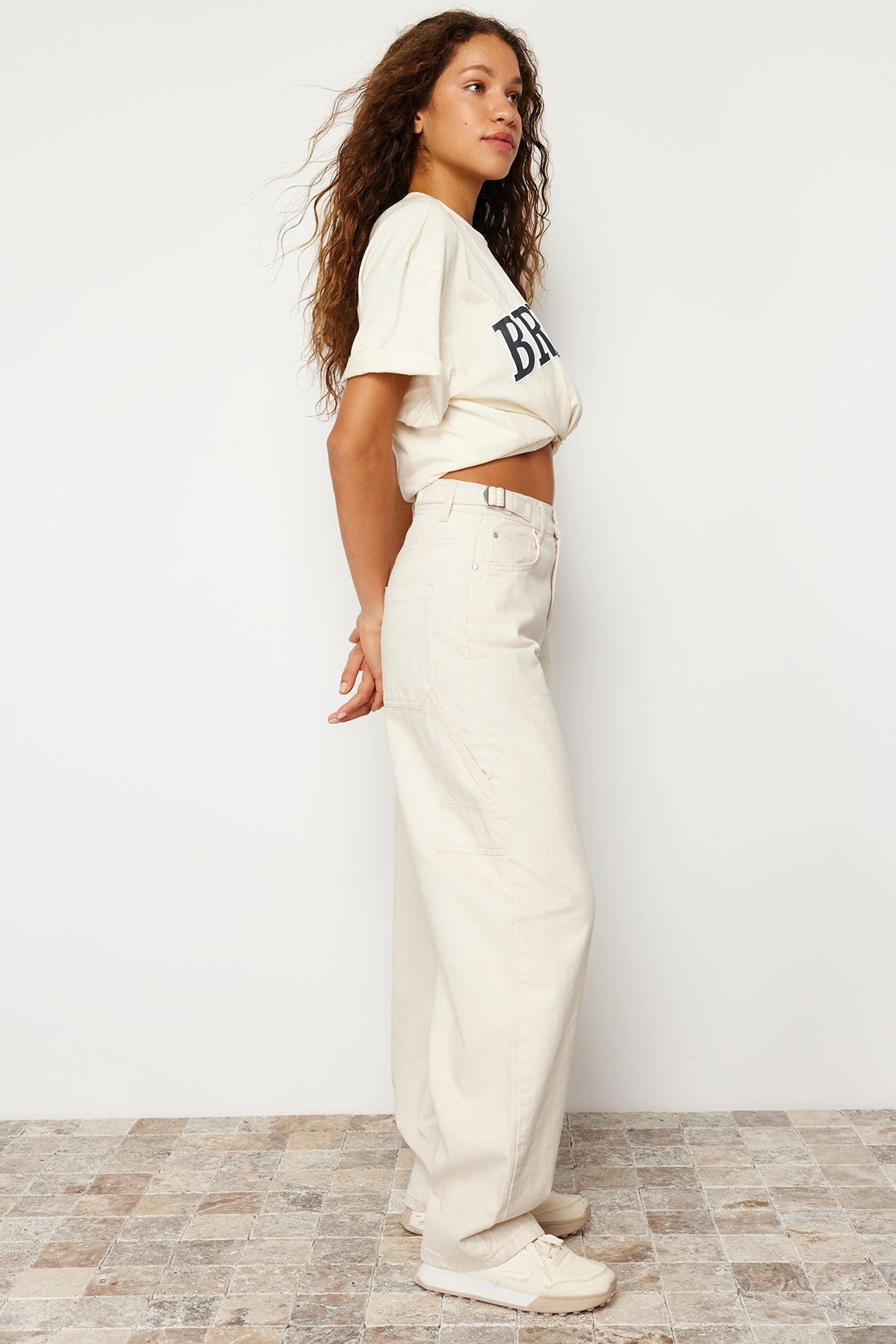 Kolekcia Trendyol-Ecru Carpenter Skater Jeans s vysokým pásom - voľný strih TWOAW24JE00308 3