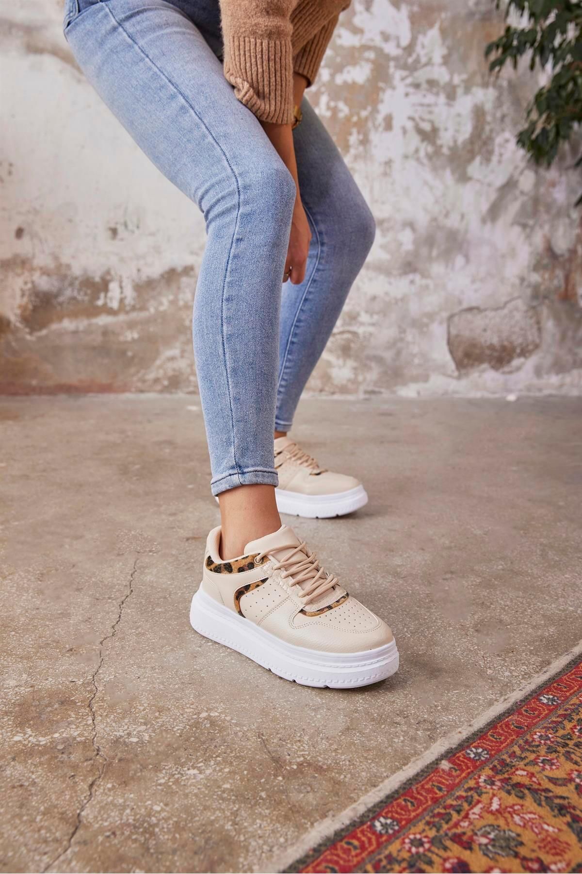 Cream Colored Converse Ankle Sneakers