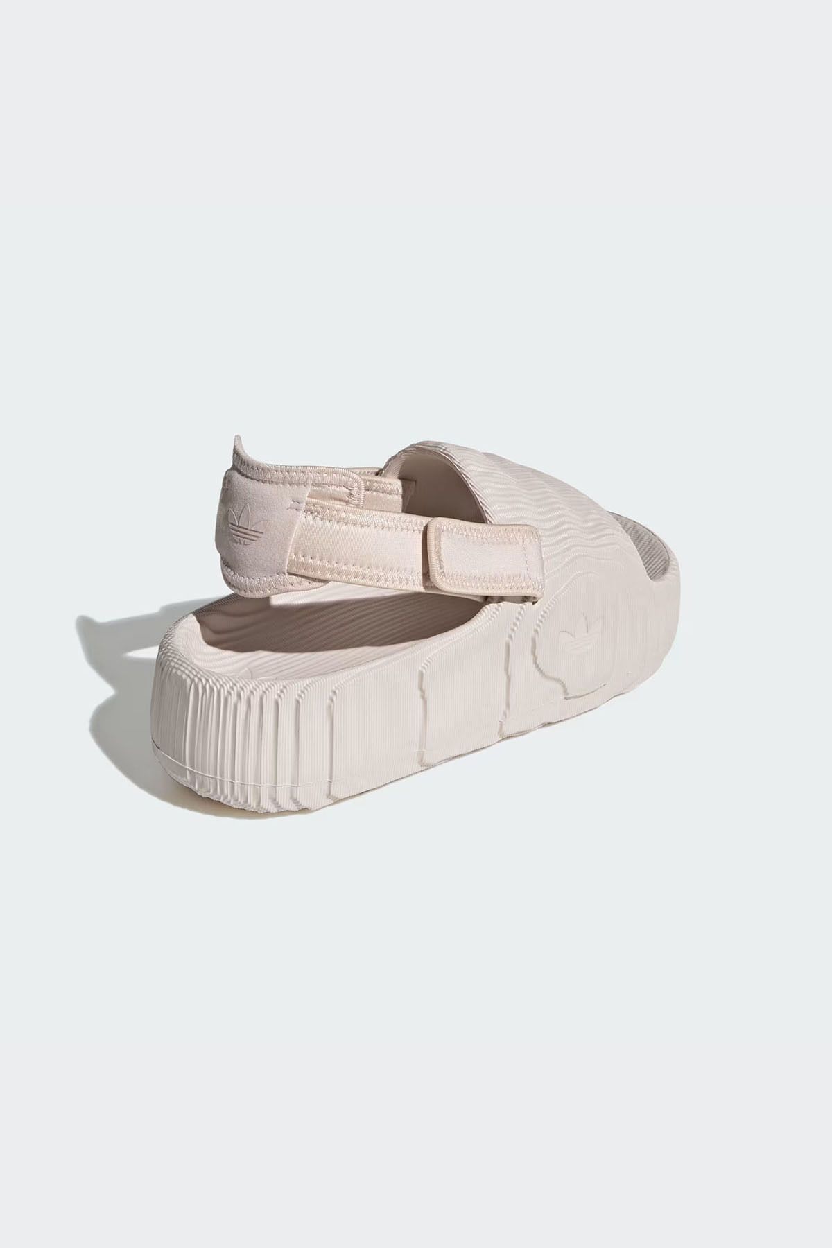 صندل ورزشی نود زنانه دمپایی روزانه در نمایشگاه 22 XLG adidas