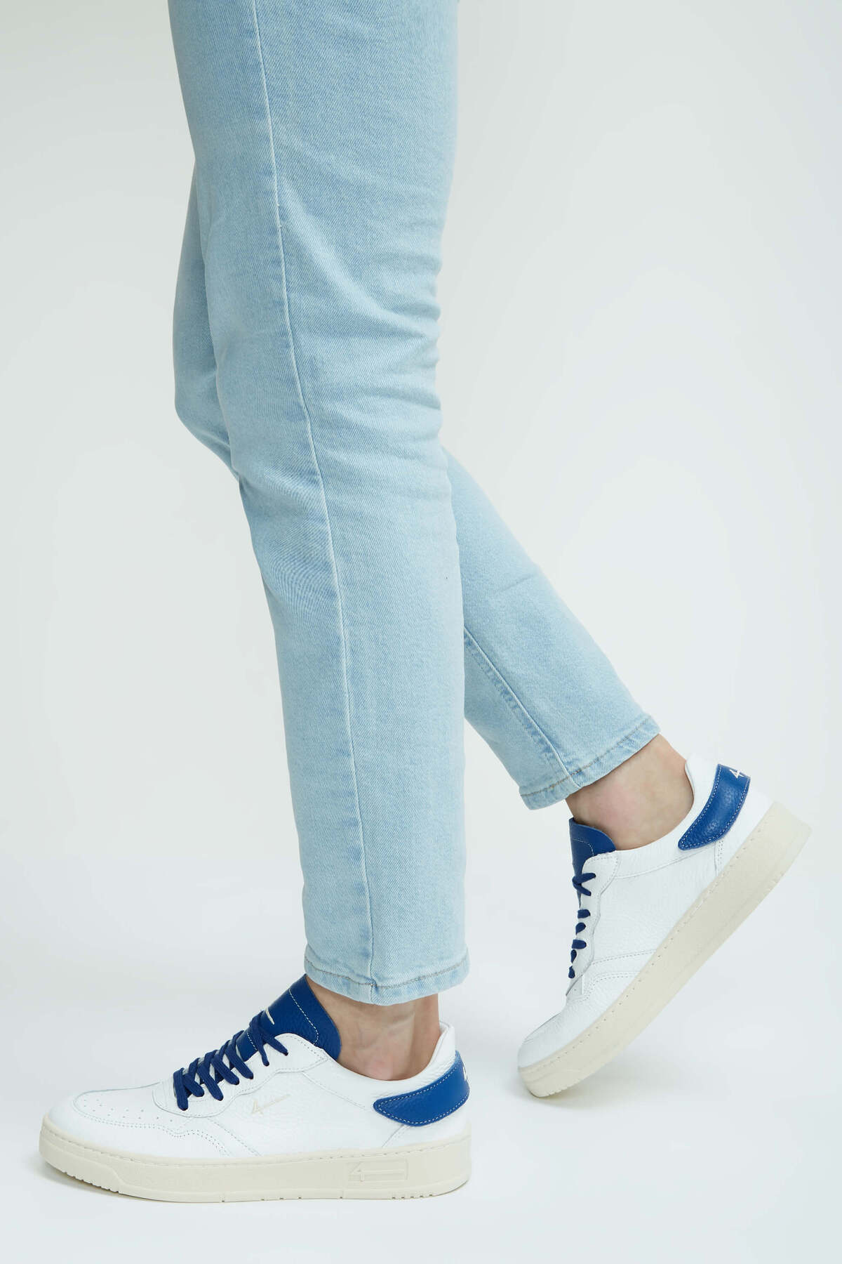 فورلاین کفشهای کتانی و ورزشی مردانه چرم اصل آبی فورلاین کفشهای کتانی و ورزشی مردانه چرم اصل آبی