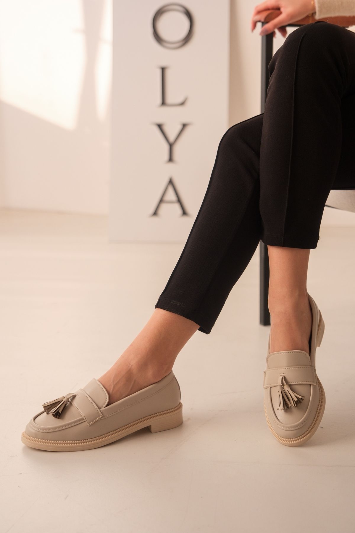 Womens thin sole shoes discount