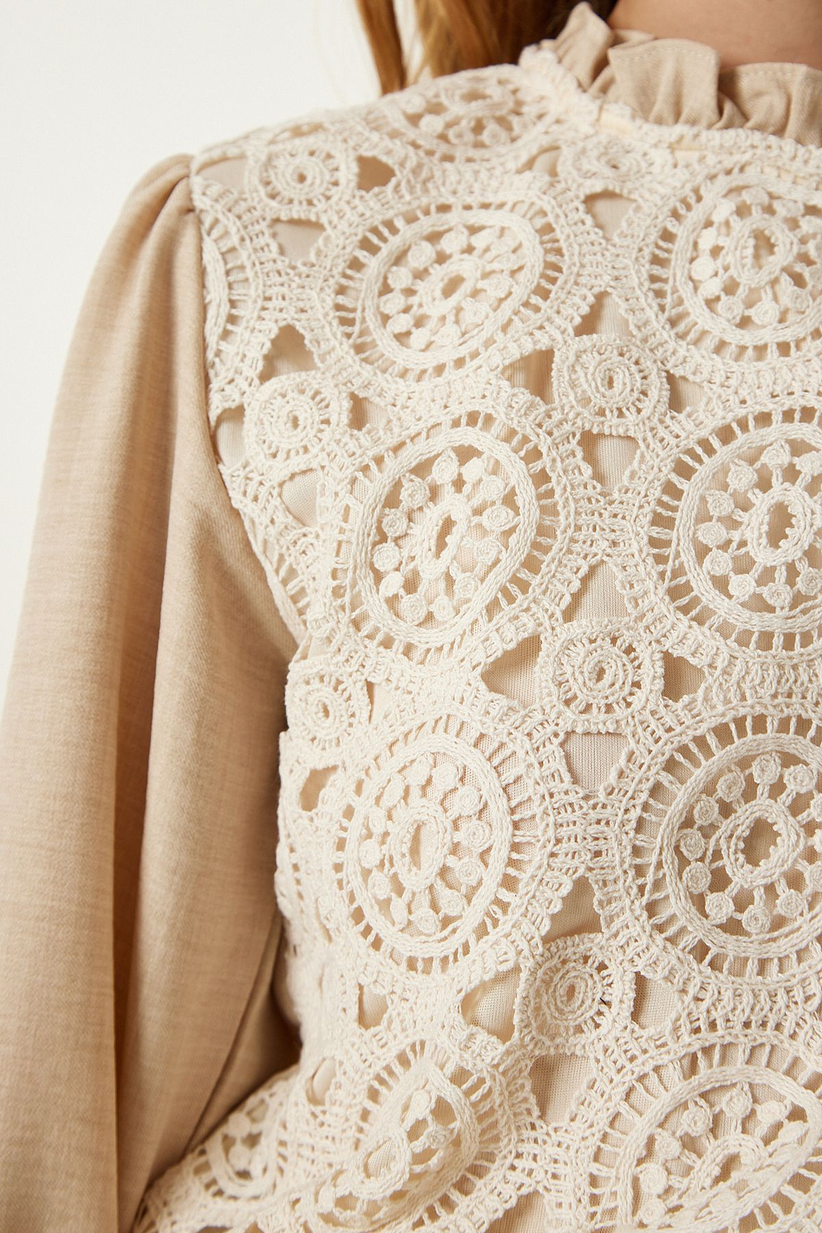 Happiness İstanbul-Beige Bluse aus gewebtem Leinen mit Spitzendetail für Damen TP00024 5