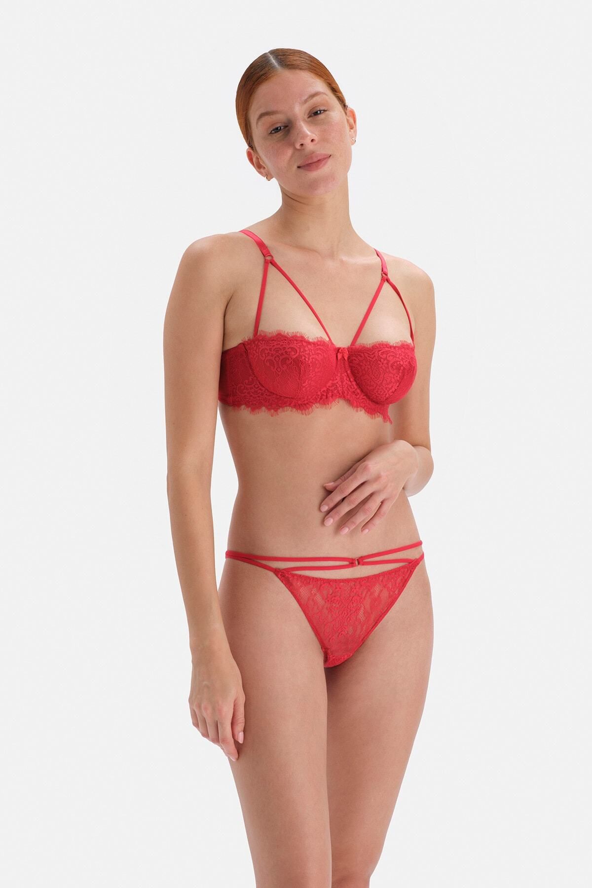 Dagi-Tanga-Höschen mit rotem Spitzenstring und detailliertem Detail 6