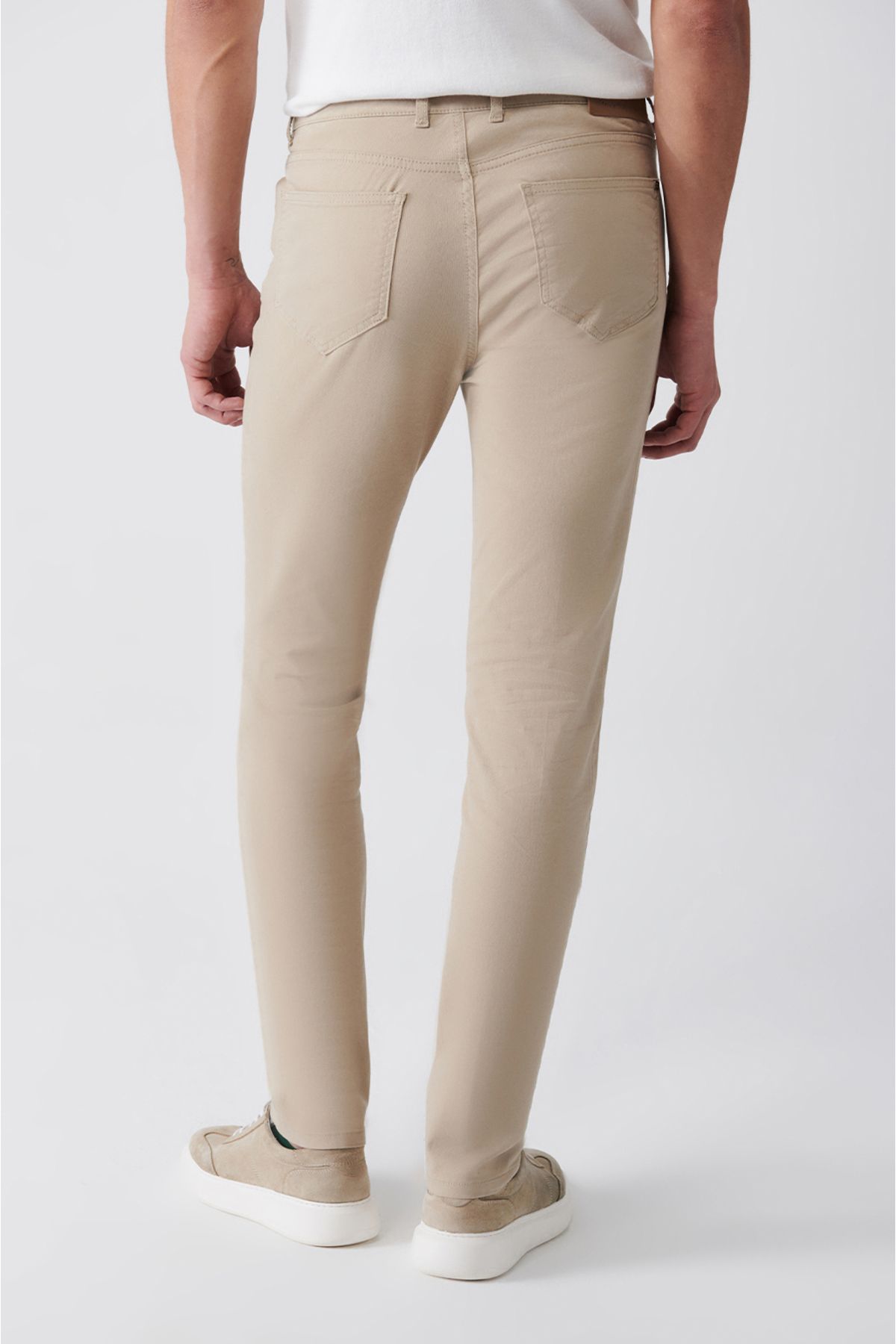 Buy Men Beige Solid Low Skinny Fit Casual Trousers Online - 709710 | Peter  England