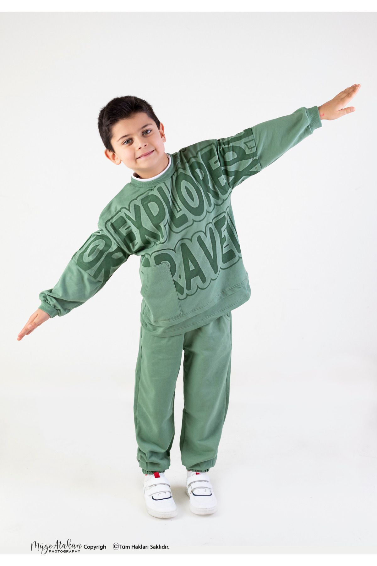 Kids shop green sweatsuit
