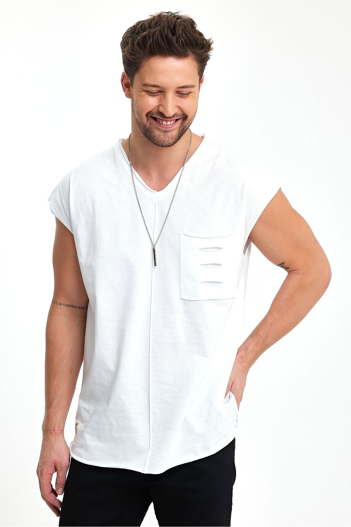 بادی سفید مردانه جیب شانه کم به تفصیل ورزشکار V NECK BABBOSS