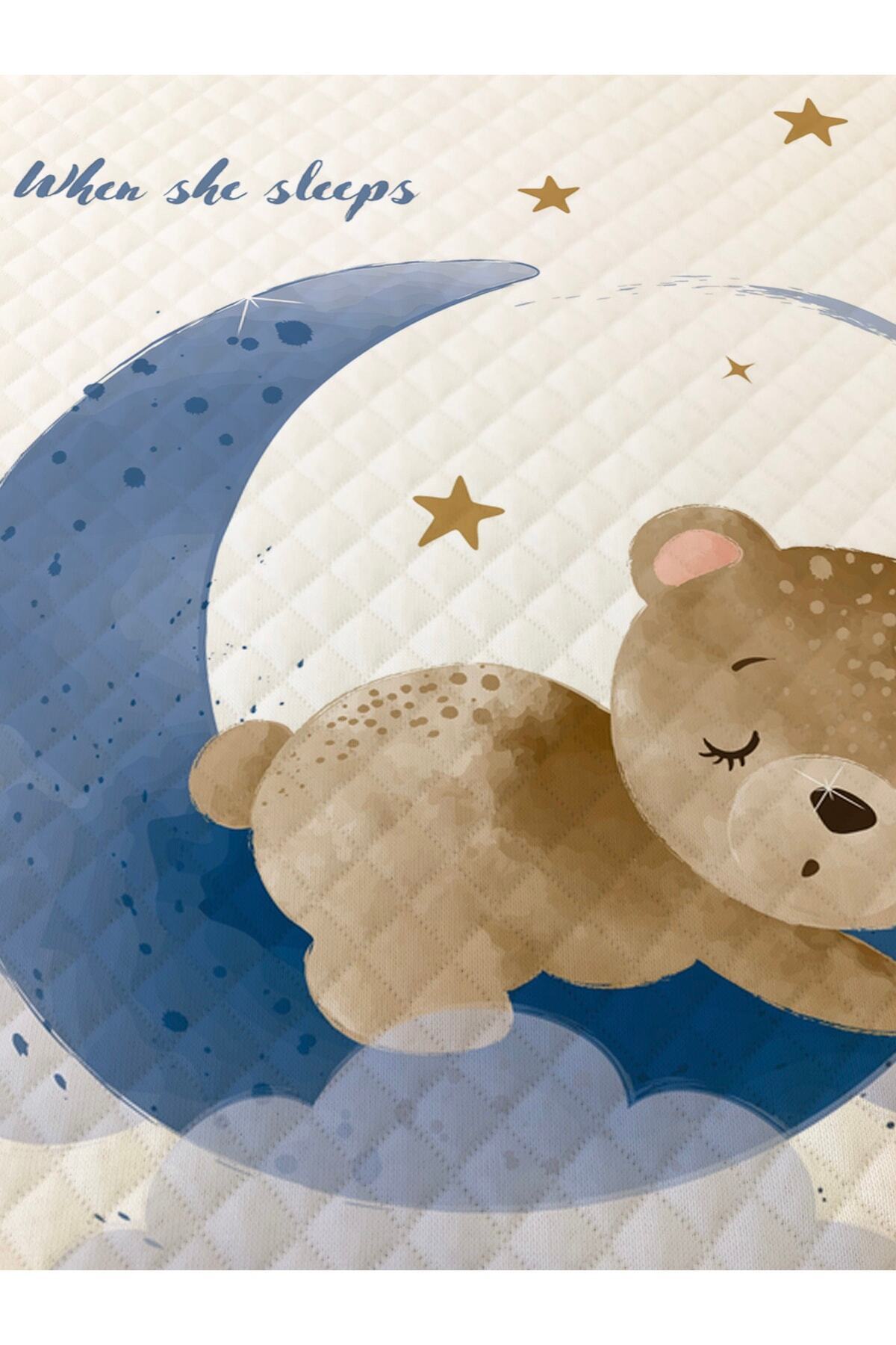 Evmila Ayda Ayı Desenli Bebek Ve Çocuk Baskılı Tek Kişilik Pike Takımı 160 X 220 Cm Beyaz fotoğrafı 2 (önizleme)