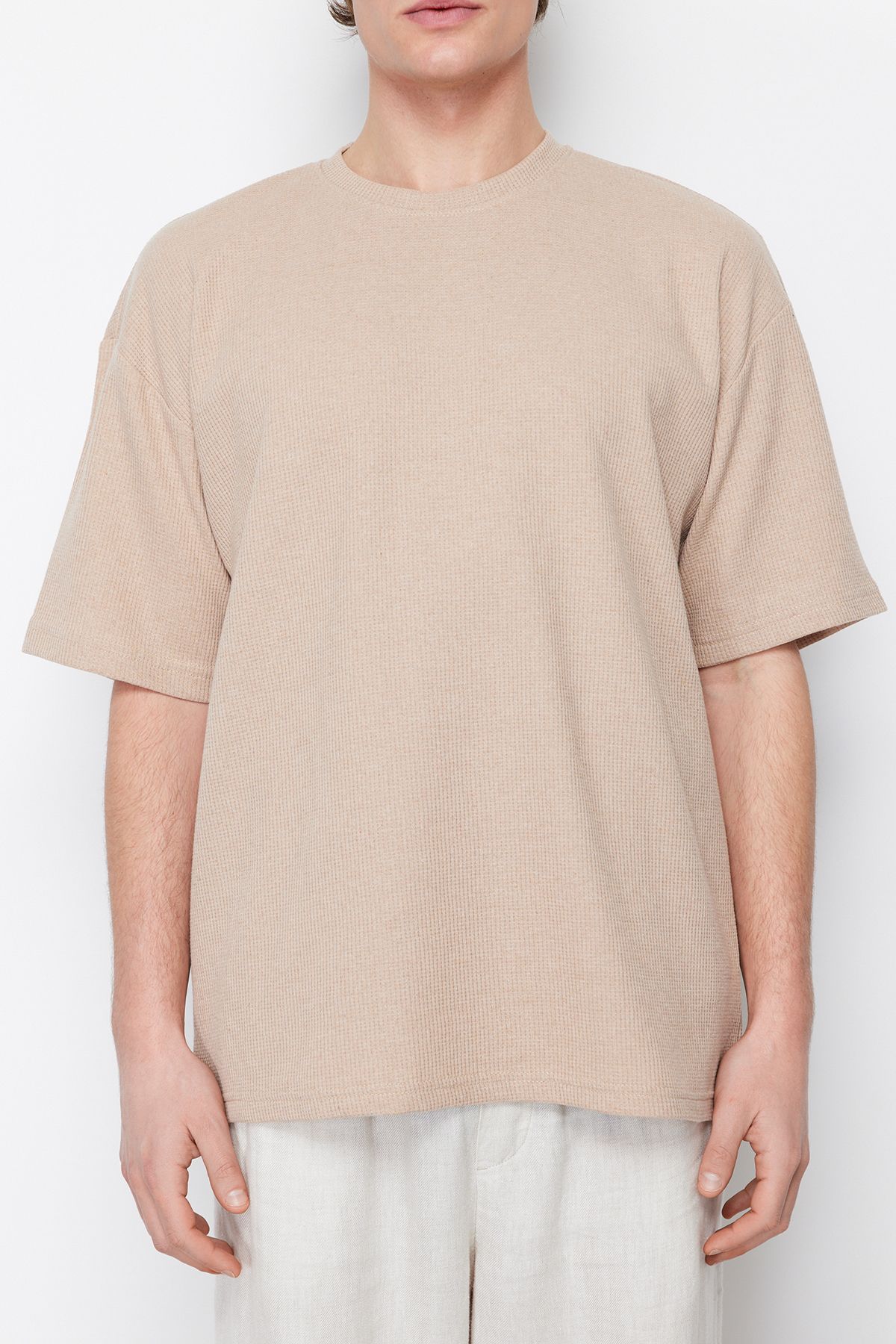 Trendyol Collection-Tričko Camel Color Oversize Crew s krátkým rukávem – TMNSS22TS00049 5