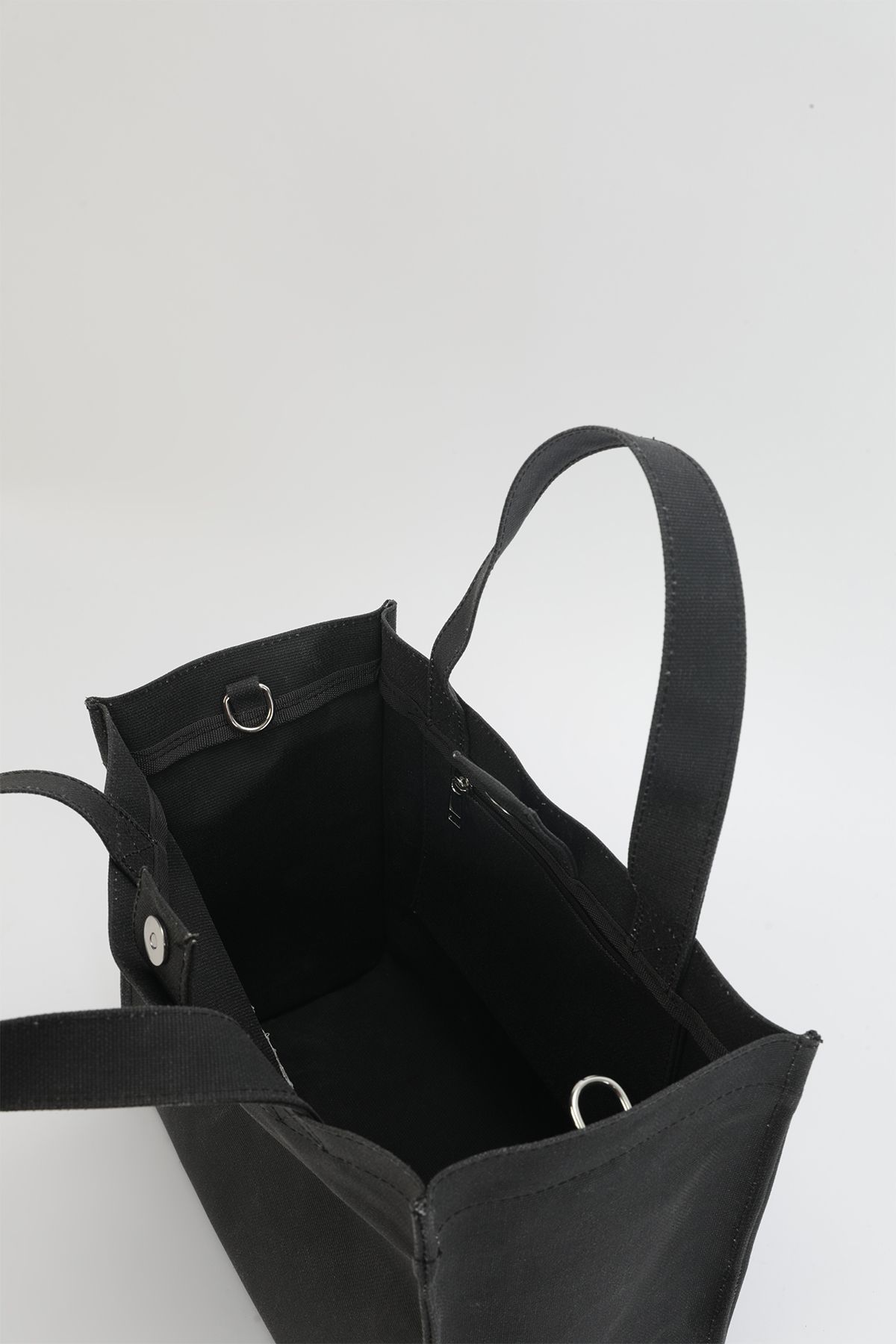 https://cdn.dsmcdn.com/ty1148/product/media/images/prod/PIM/20240126/22/f99115ff-b06d-4e7c-b4ec-0a43cea56e31/1_org_zoom.jpg
