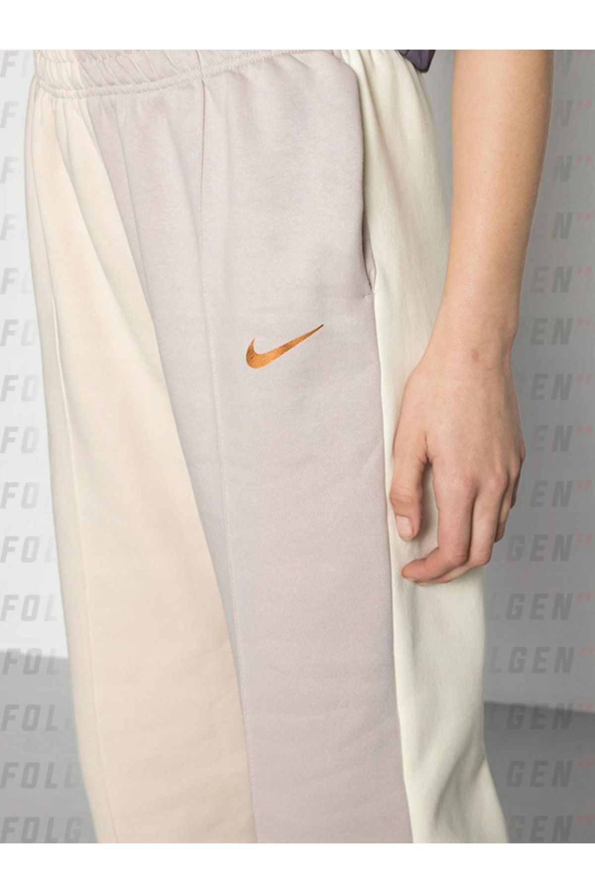 Nike Metallic Swoosh Colour Block Joggers In Cream and Brown Kad n Renkli Pamuklu E ofman Alt Fiyat Yorumlar Trendyol