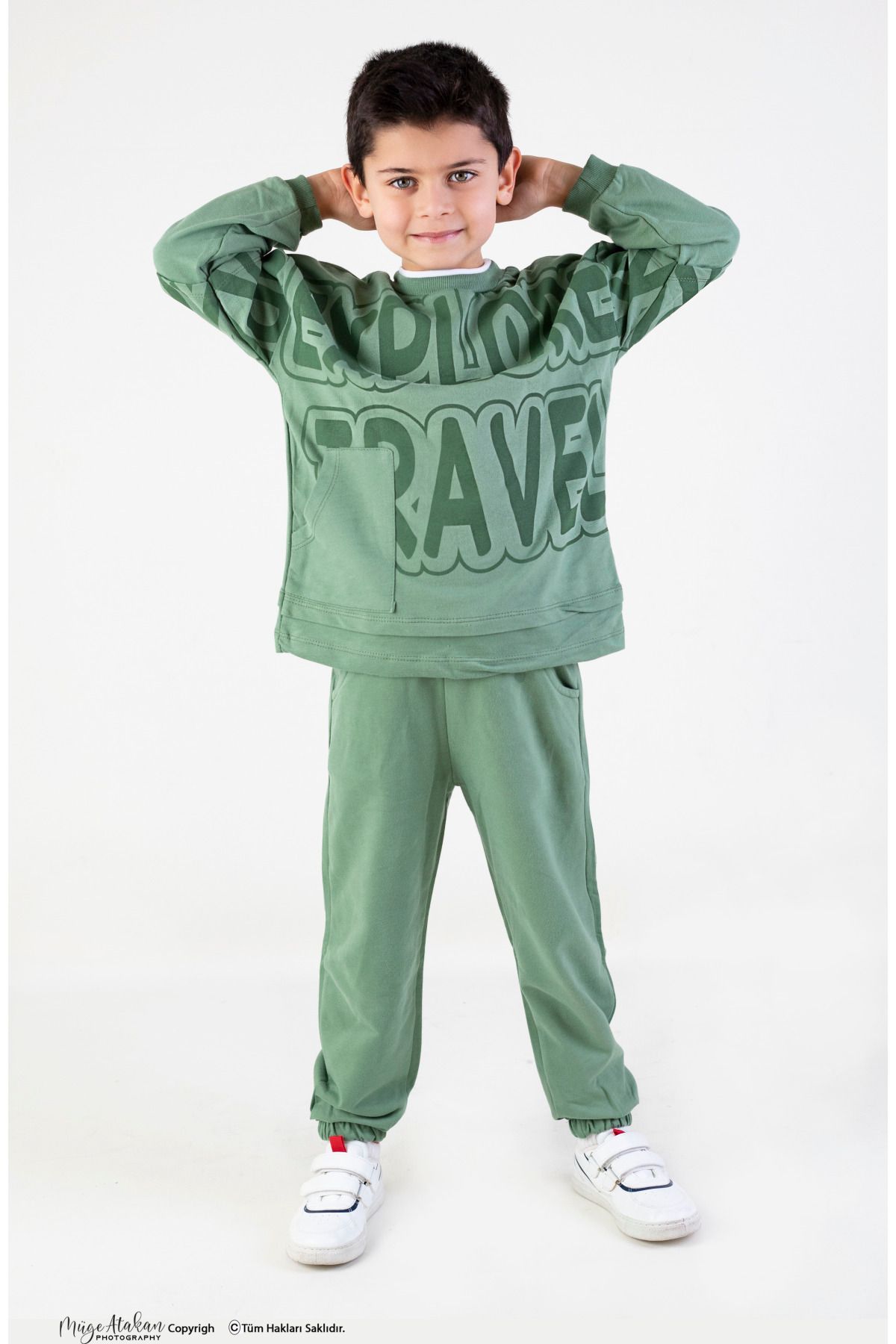 Kids shop green sweatsuit