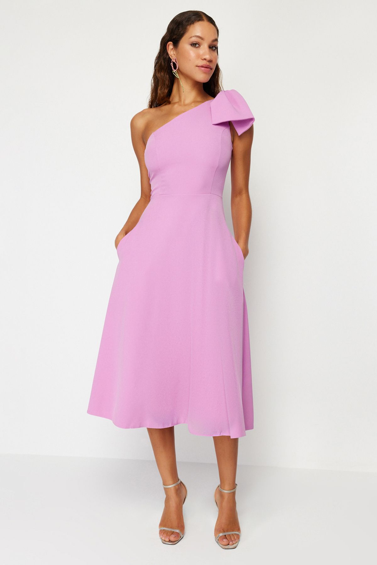Trendyol Collection-Rosa A-Linien-Schleife, schickes Abendkleid, Nachtabendkleid, Abschlusskleid TPRSS24EL00105 3