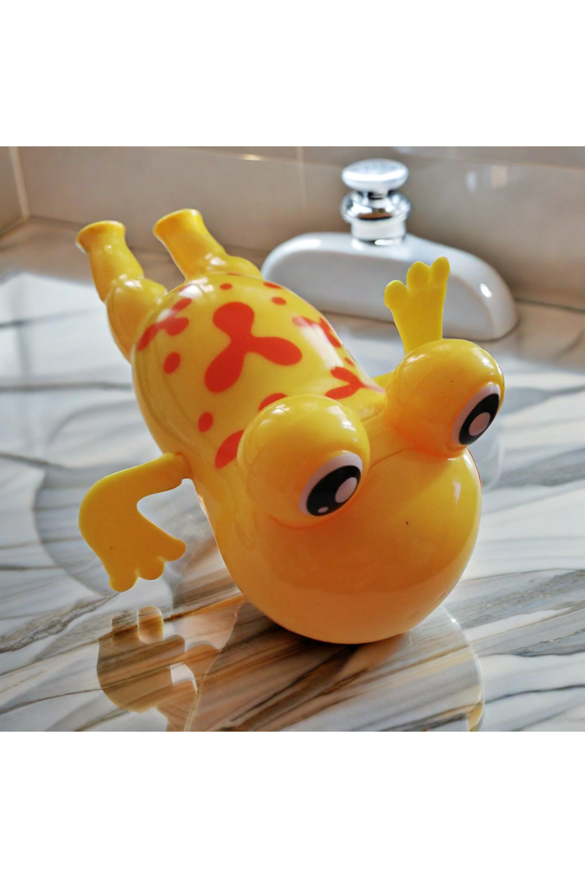 Kurmalı banyo yüzme havuz çocuk kız erkek balık deniz atı kurbağa oyuncak