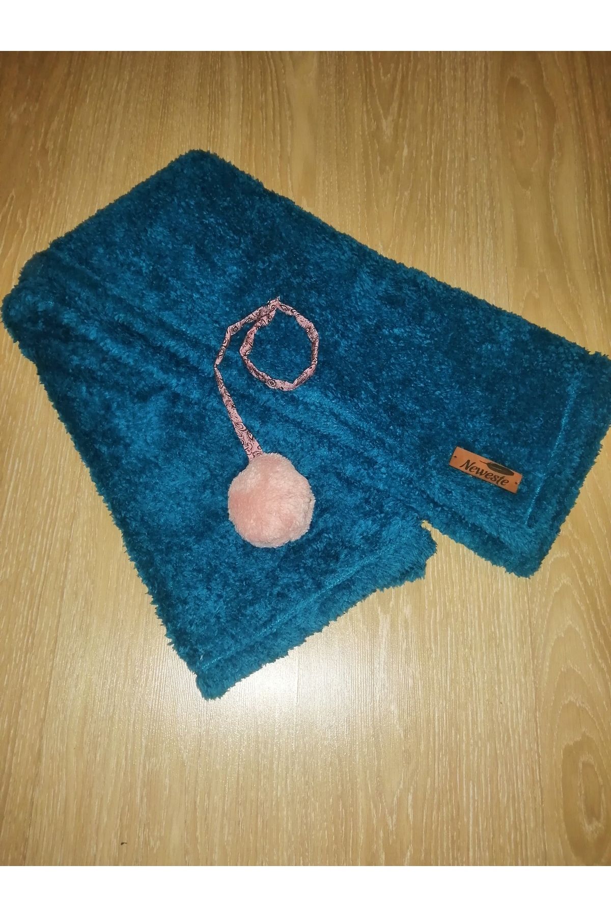 eminentsmell-cat dog blanket with pompom gift wellsoft plush washing dog cover towel 65*90 cm 2