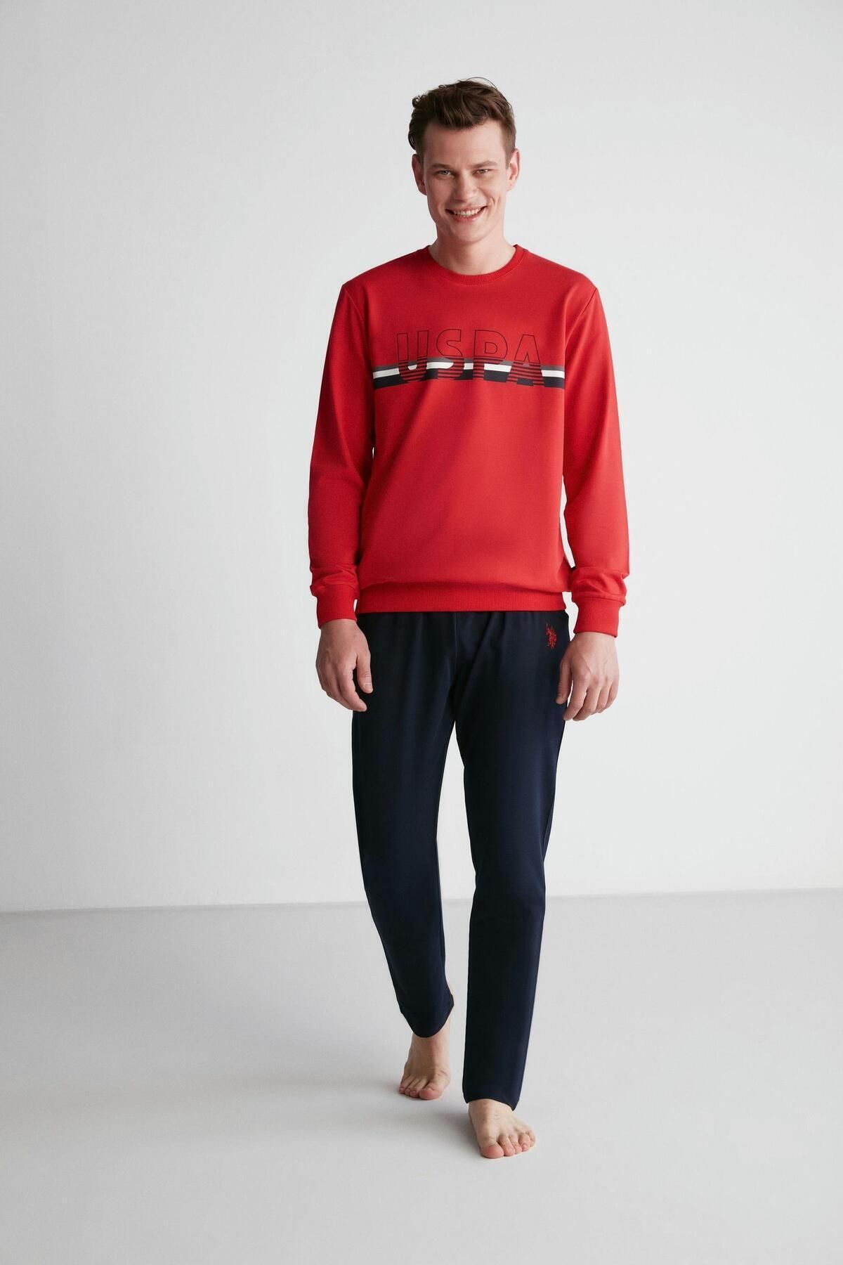 Red sweatshirt and sweatpants outlet