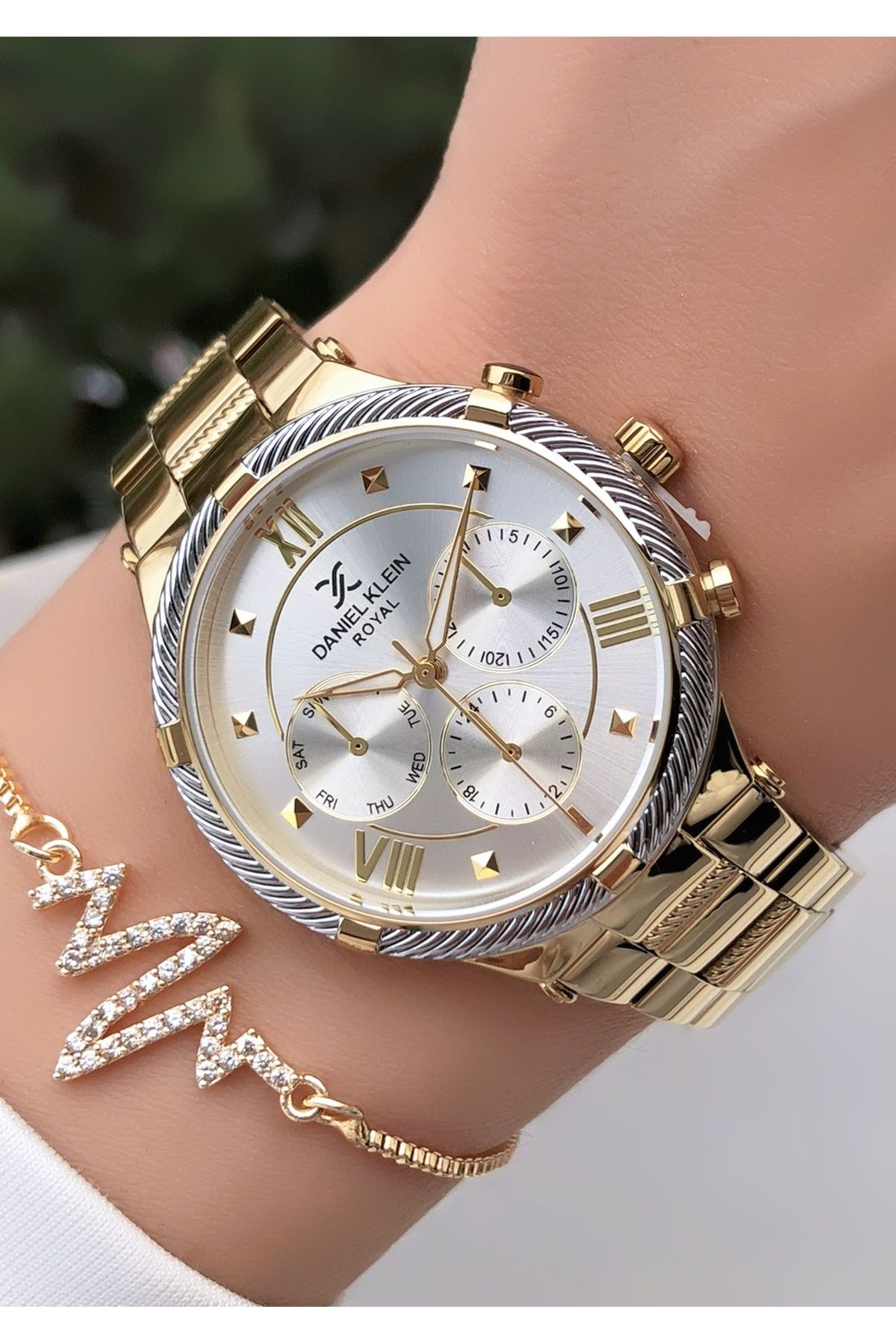 Daniel Klein Watch Gold colored Plain