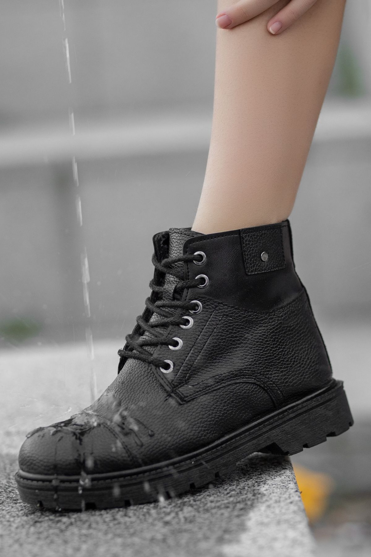 Sanvio Tarzkar-Damen-Stiefel aus schwarzem Lammfell, lässig, bequem, kalt und wasserdicht, robust, garantiert rutschfeste Sohle 2