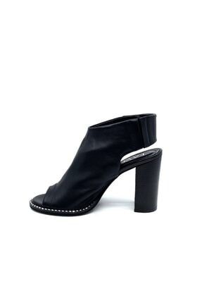 Kadın Siyah Deri Pim Detaylı Topuklu Sandalet S-2000