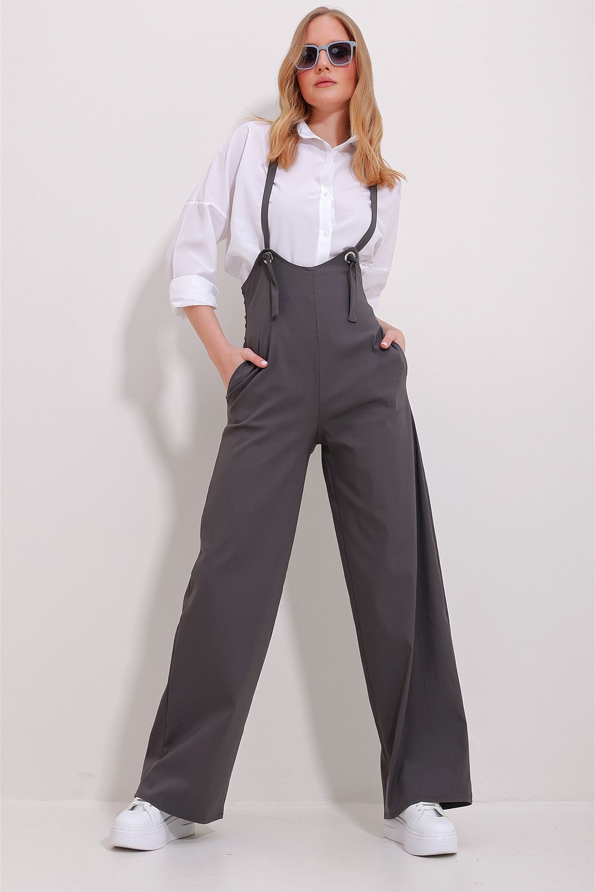 complete the look image