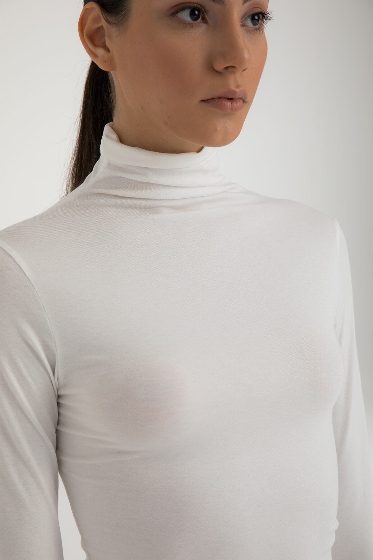 SHEISMONO Ultrapuha garbó blúz Ecru