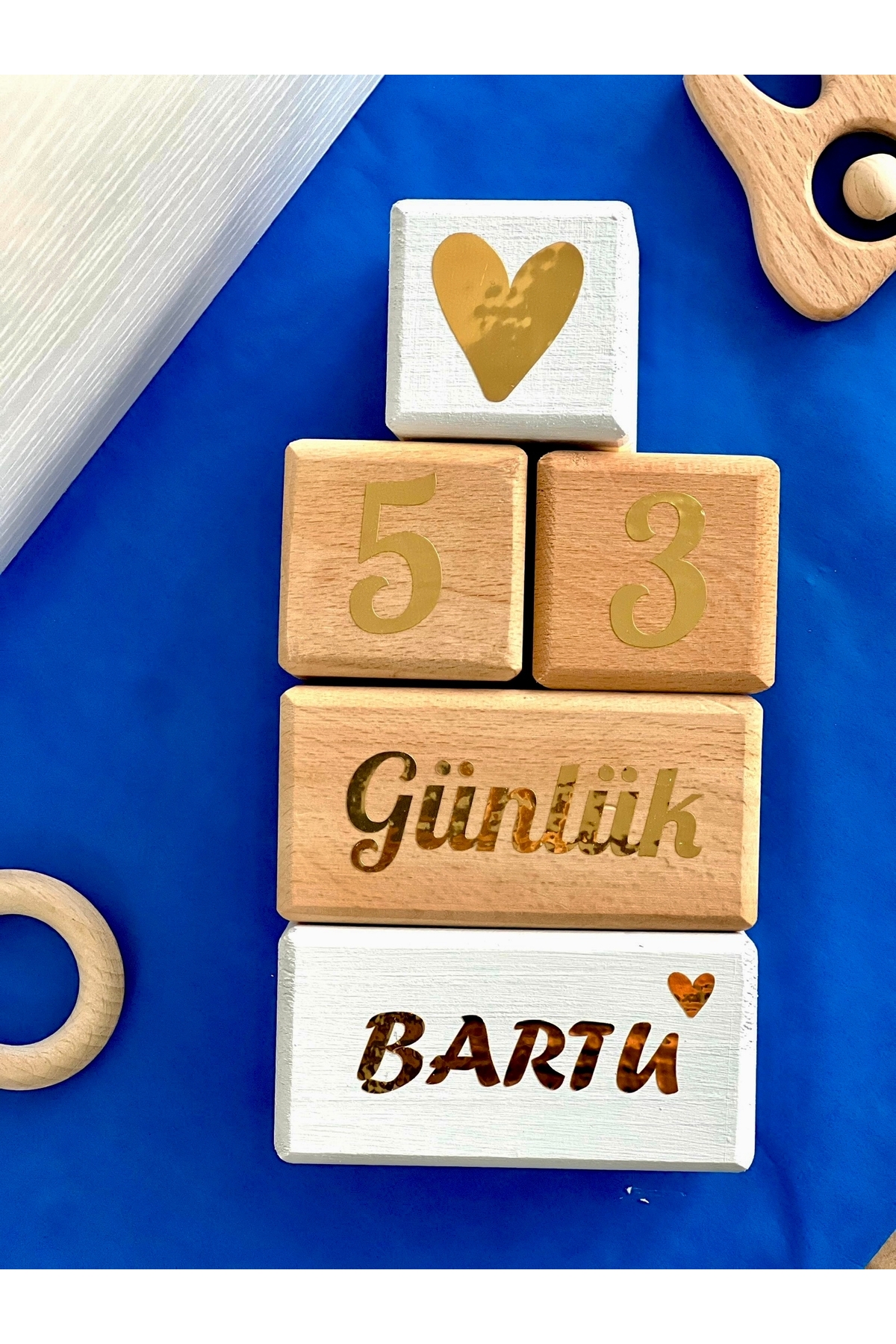 Beyaz gold Anne Bebek Anı Küpü İsimli Set dekor ve fotoğraf çekimi