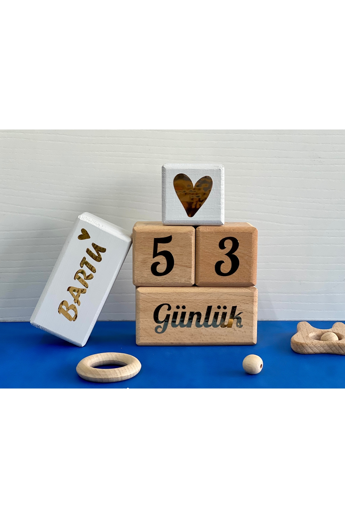 Beyaz gold Anne Bebek Anı Küpü İsimli Set dekor ve fotoğraf çekimi