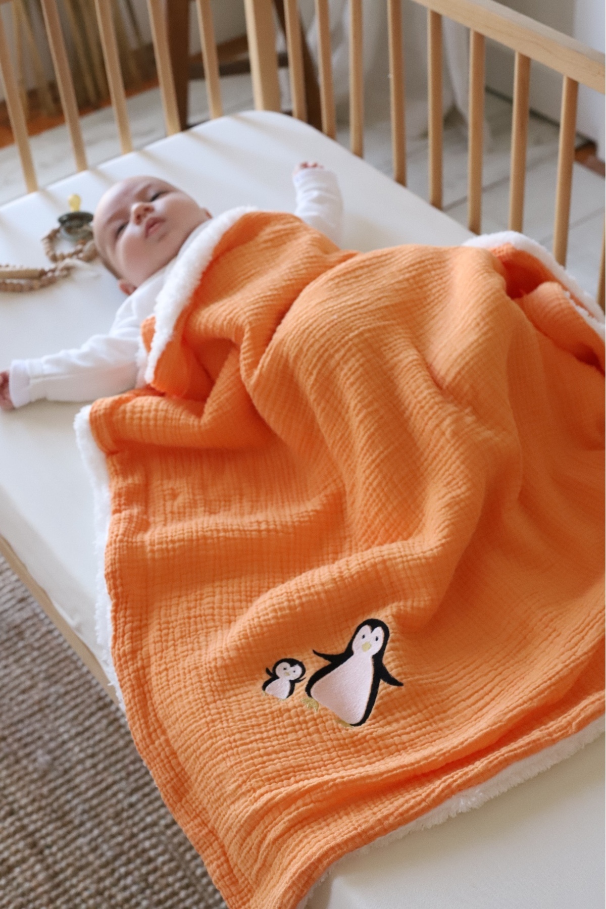 Mom Cherie Bebek&Çocuk Battaniye 80x100cm Nakışlı Müslin Kuzu Tüyü Battaniye