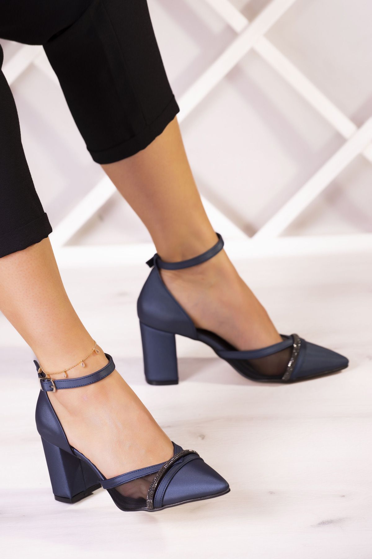Dark blue shop block heels