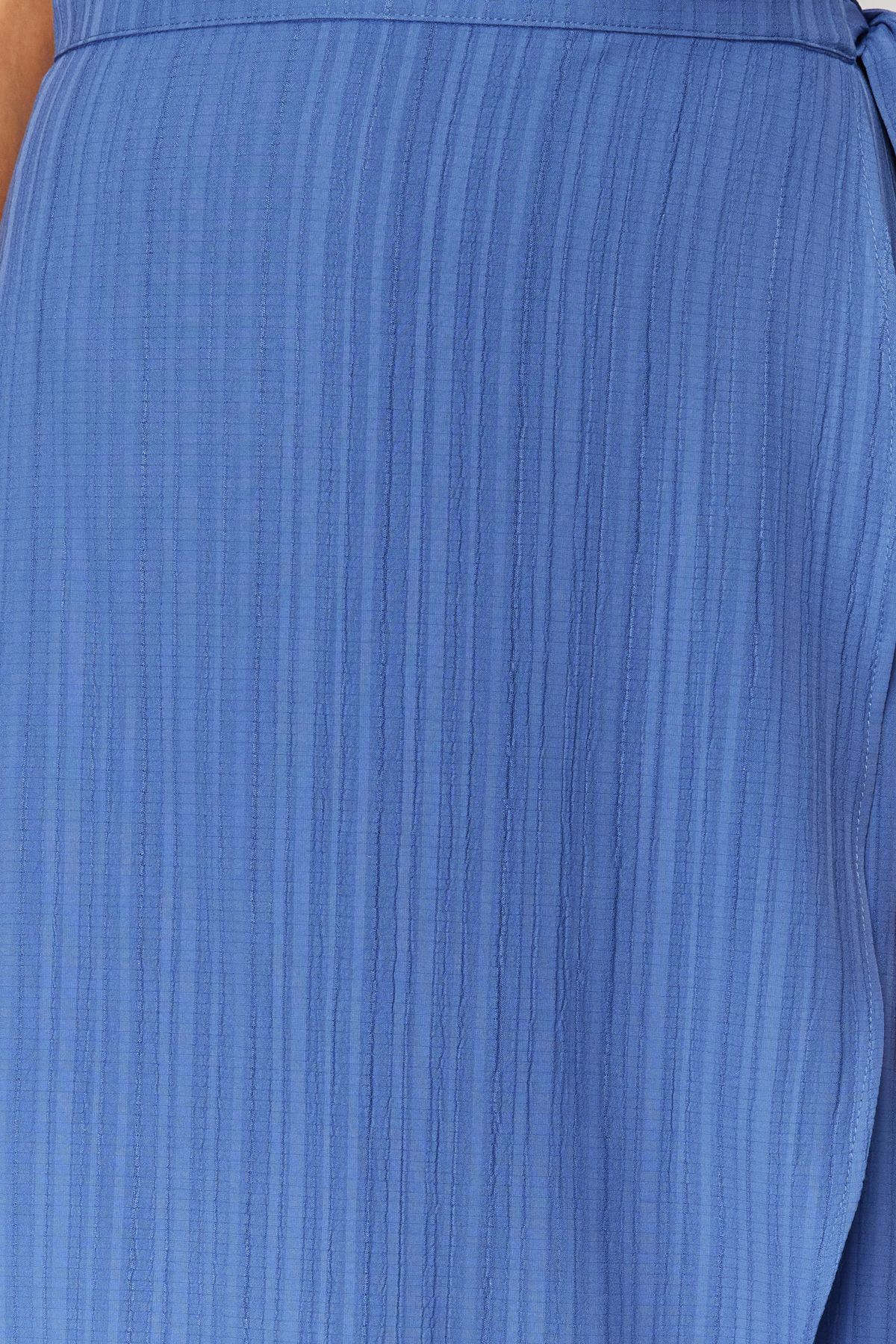Trendyol Collection-Marineblauer zweireihiger Midi-Webrock mit Bindedetail TWOSS24ET00052 4