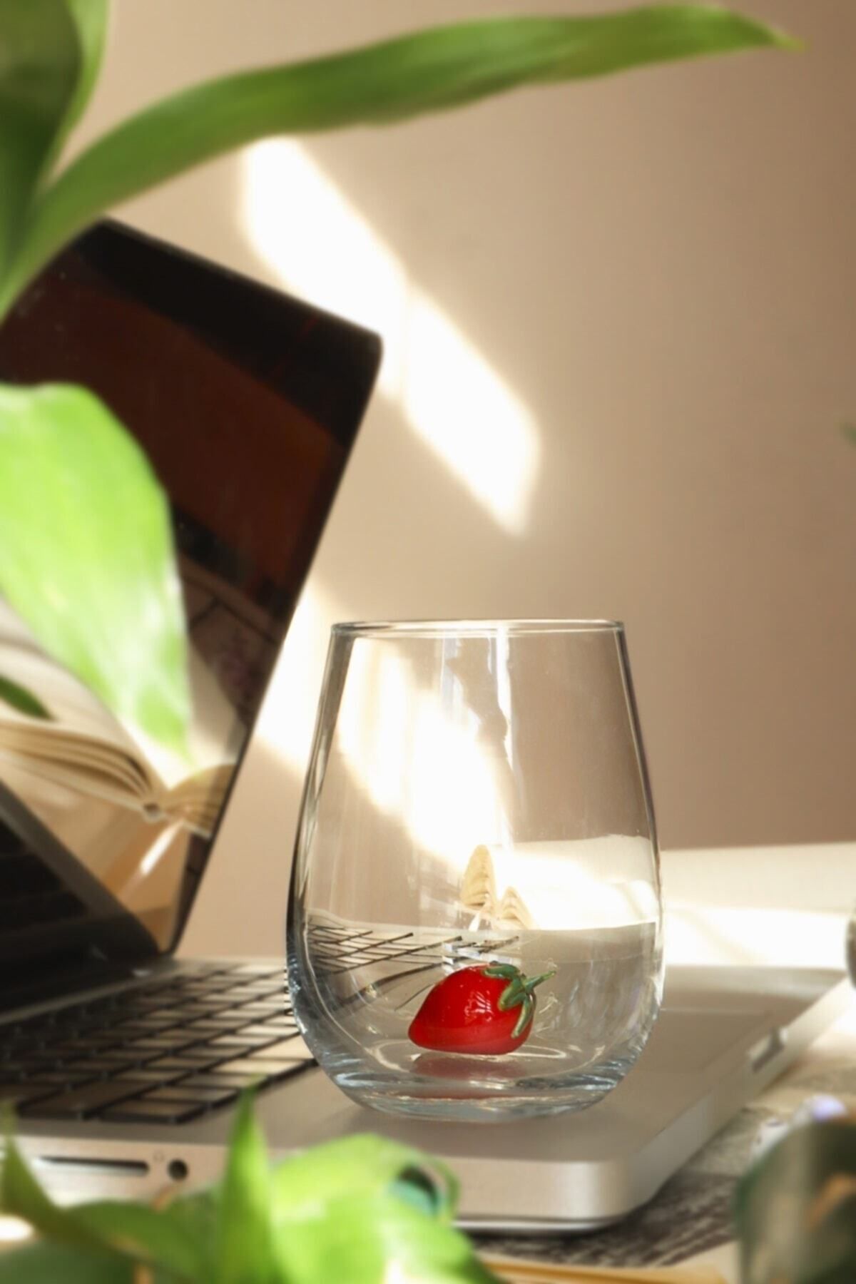 ADAMODART-Strawberry & Apricot Figured Handmade Set of 2 Glasses 4