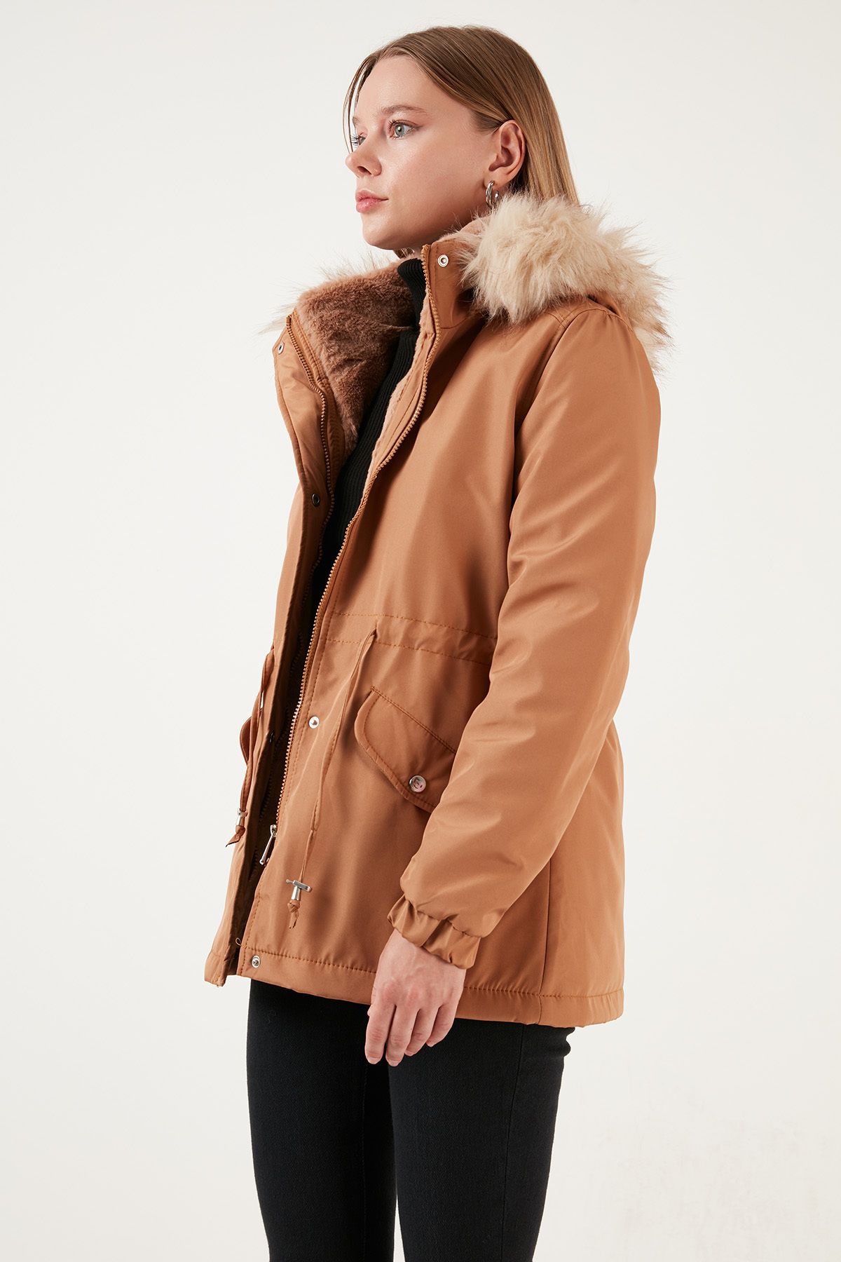 Lela Regular Fit Faux Fur Hooded Parka Parka 6403319 Trendyol