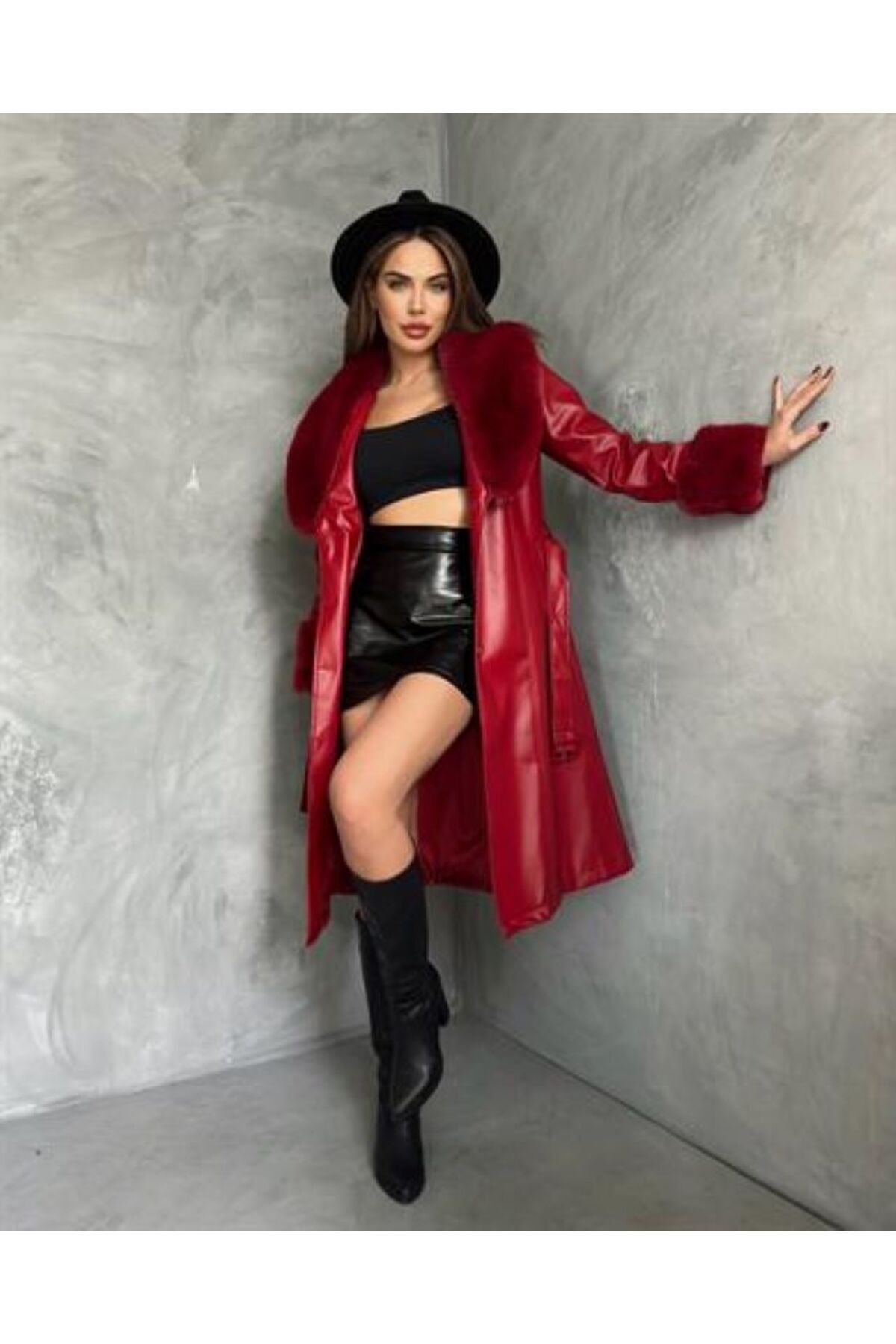 Long coat with burgundy leather fur