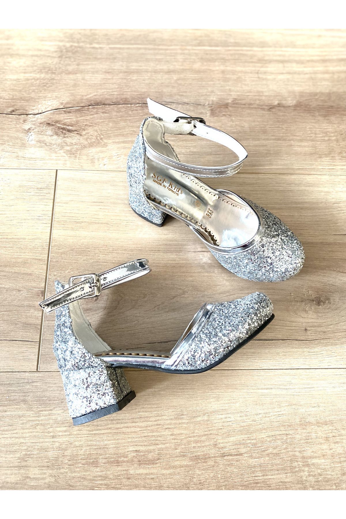 Girls silver heeled shoes sales