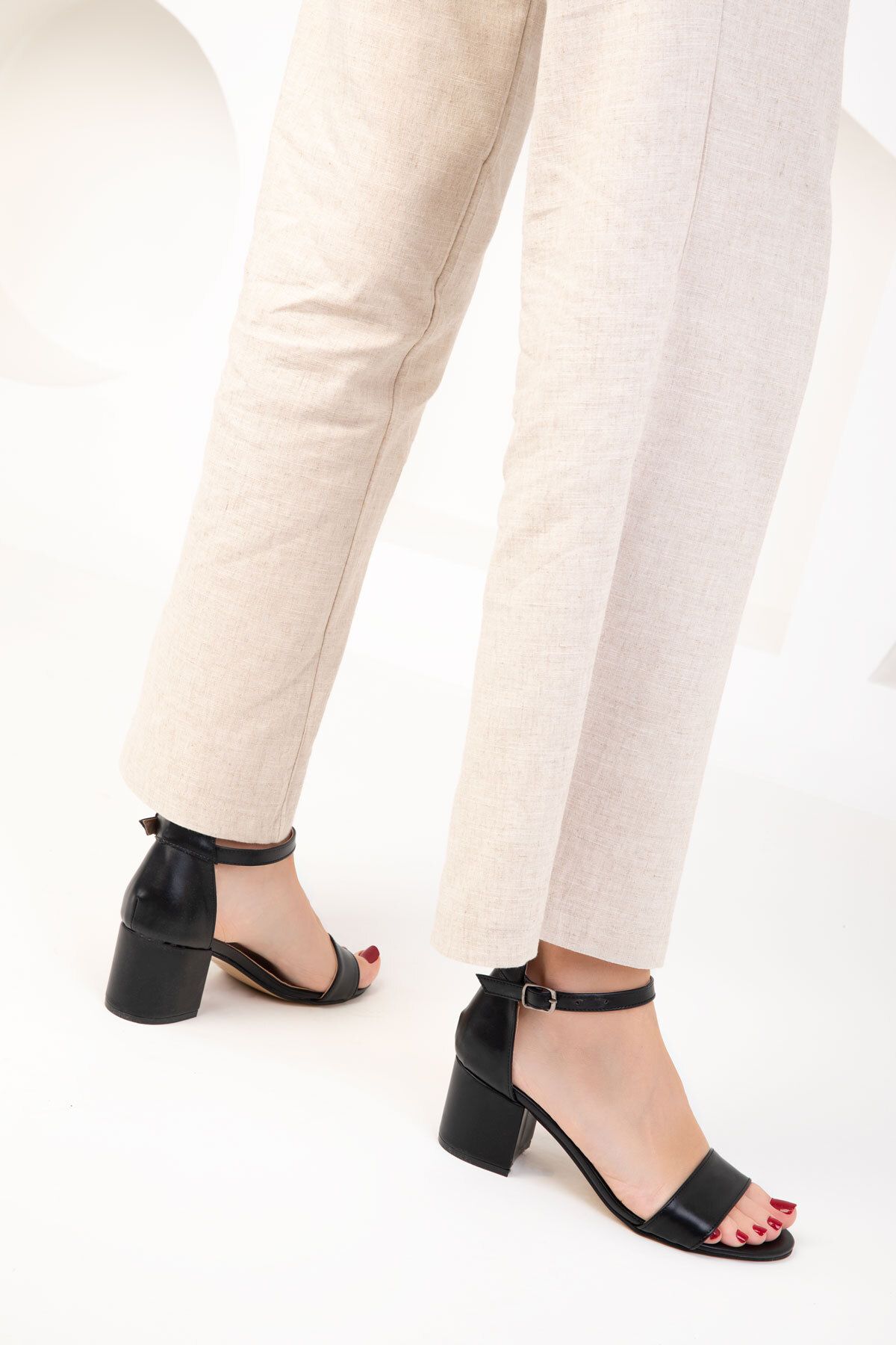 SOHO-Klassische schwarze Damenschuhe mit Absatz 14529 5