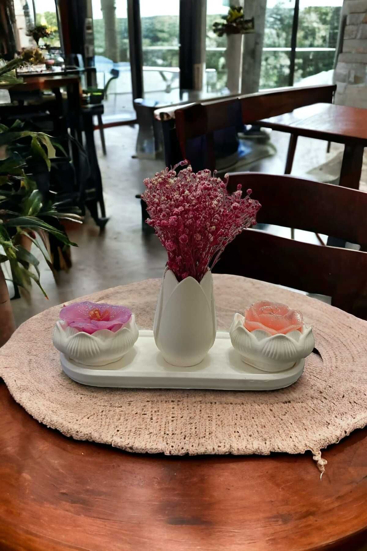 RAİSE STYLE-Tulip Patterned Minimal Vase with Oval Plate and Lotus Flower Pattern Candle Holder 1
