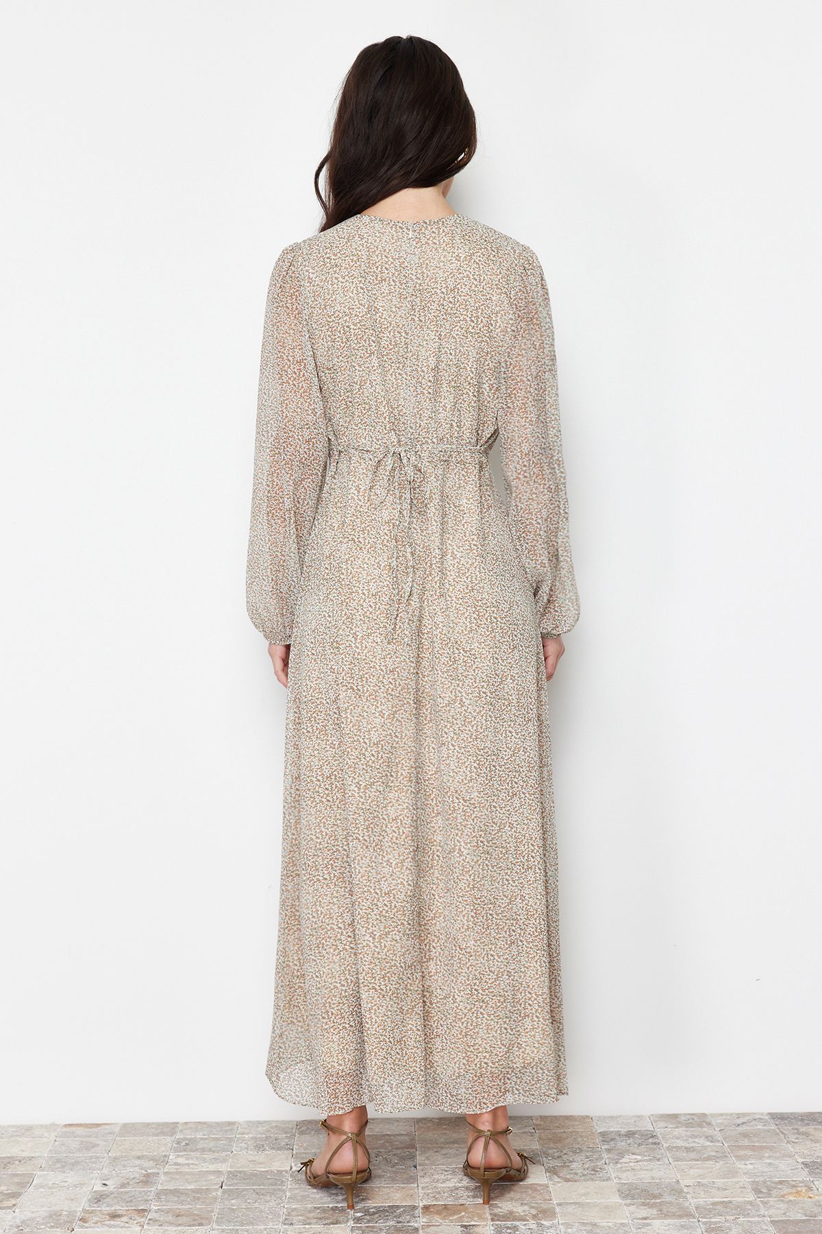 Trendyol Modest-Коричнева ткана сукня з квітковим візерунком на підкладці TCTSS24EB00081 6