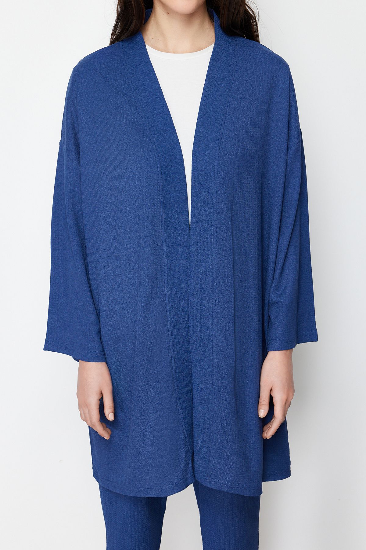 Trendyol Modest-Oversize kék kötött kimonó és nadrág szett - texturált/TCTSS24US00045 verzió 4