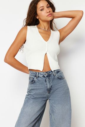 TRENDYOLMİLLA Ekru Crop Premium/ Özel İplik Top Triko Bluz TWOSS24BZ00258