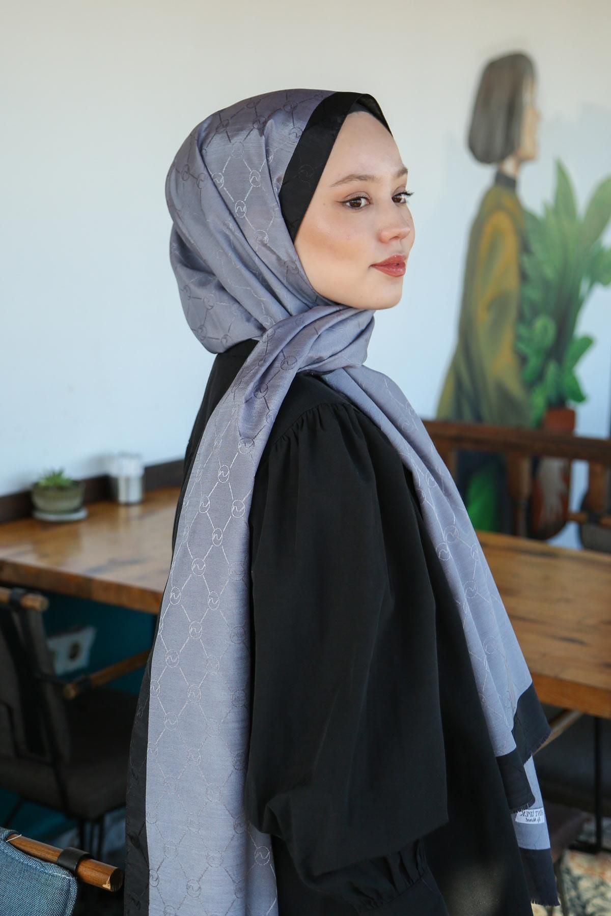 Hint İpek-Hintipek Monogram Shawl 4