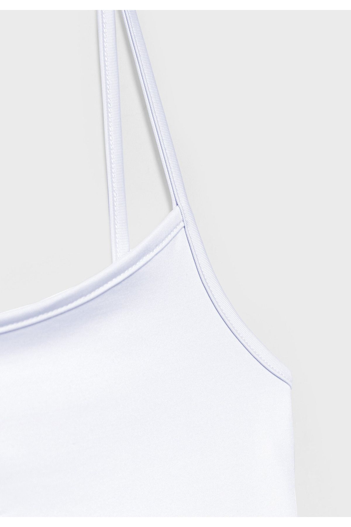 My Blog-Top alb Crop pentru femei - Design cu bretele 6