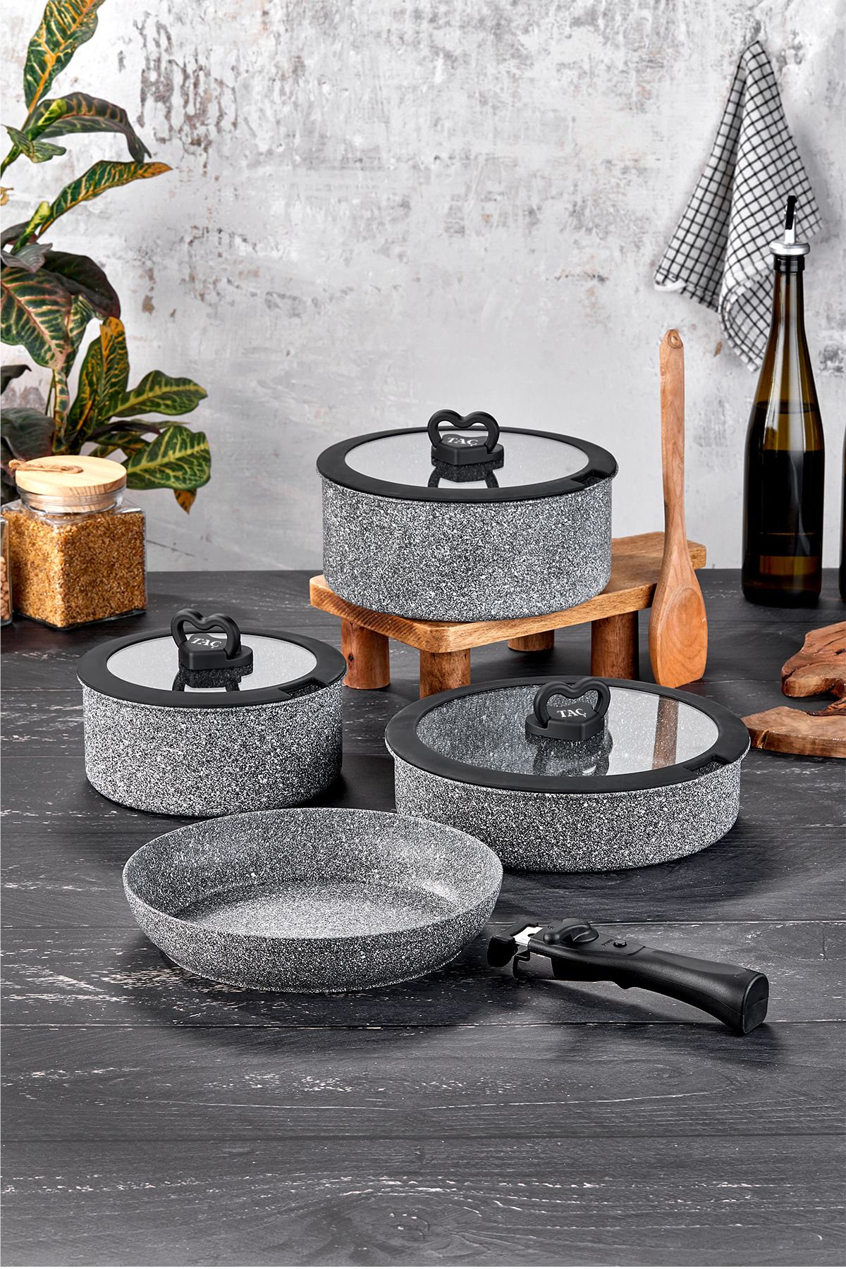 Taç-Easy Connect 8 Piece Cookware Set / Ergonomic Plug-in Removable Handle 2