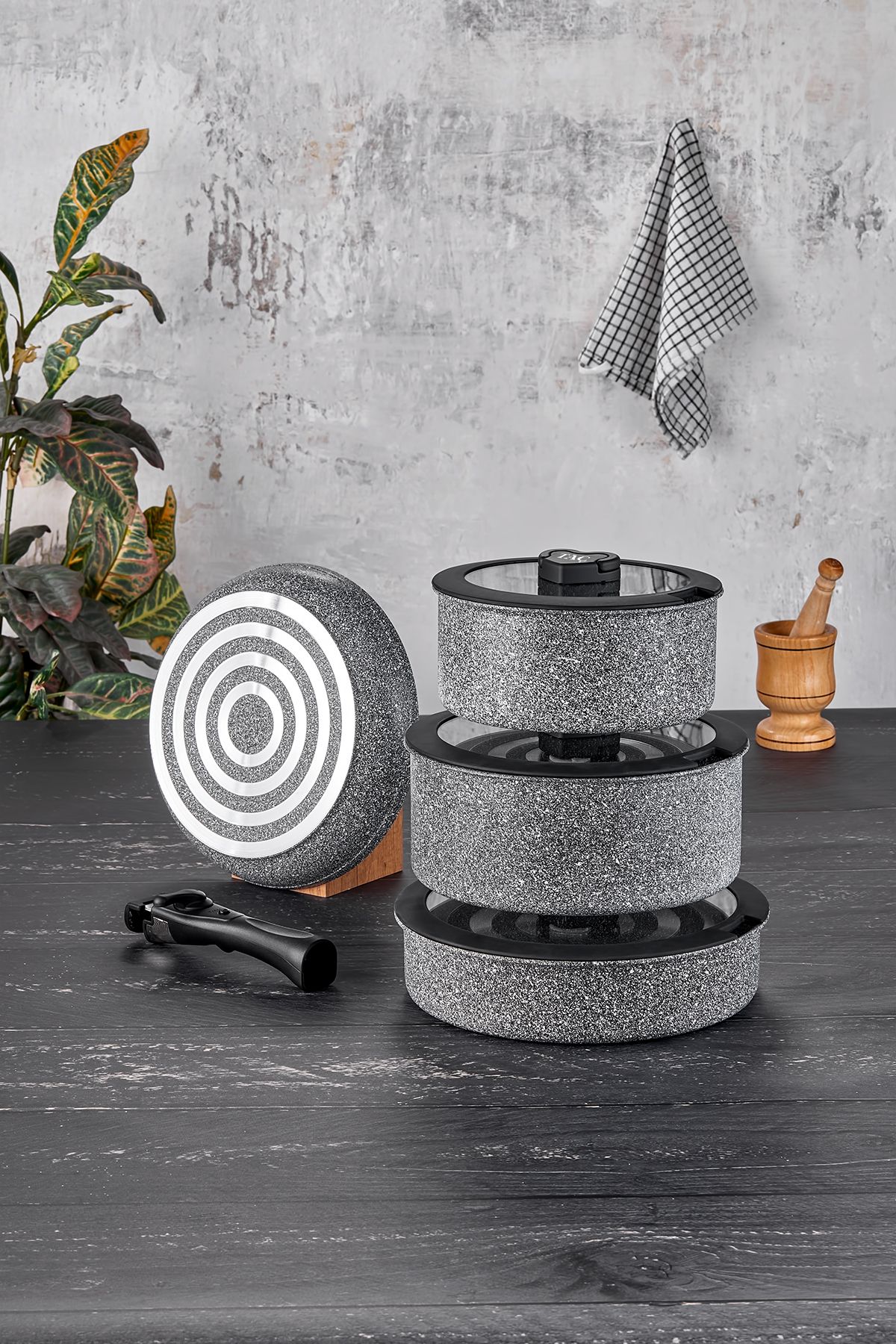 Taç-Easy Connect 8 Piece Cookware Set / Ergonomic Plug-in Removable Handle 8