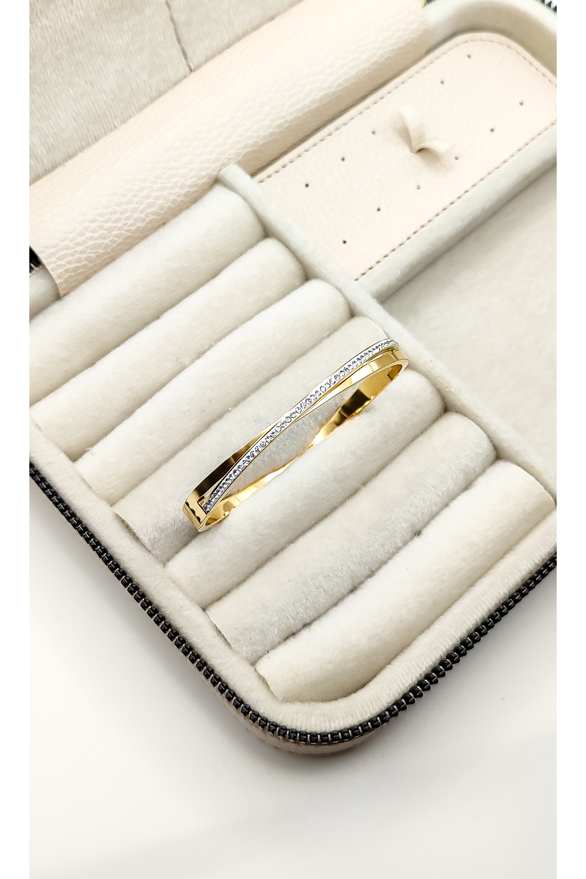 Zirkon Taşlı İnce Minimal Kelepçe Bileklik