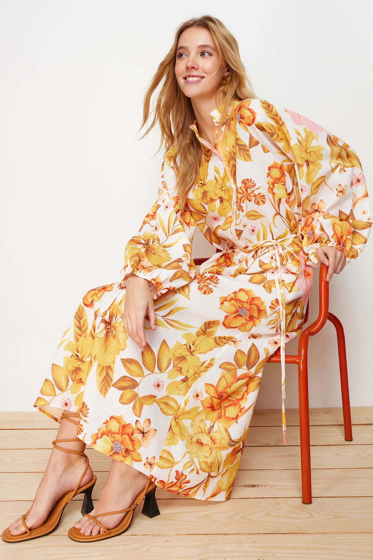 Trendyol Modest-Ecrufarbenes, gewebtes Hemdblusenkleid in Leinenoptik TCTSS24EB00106 3