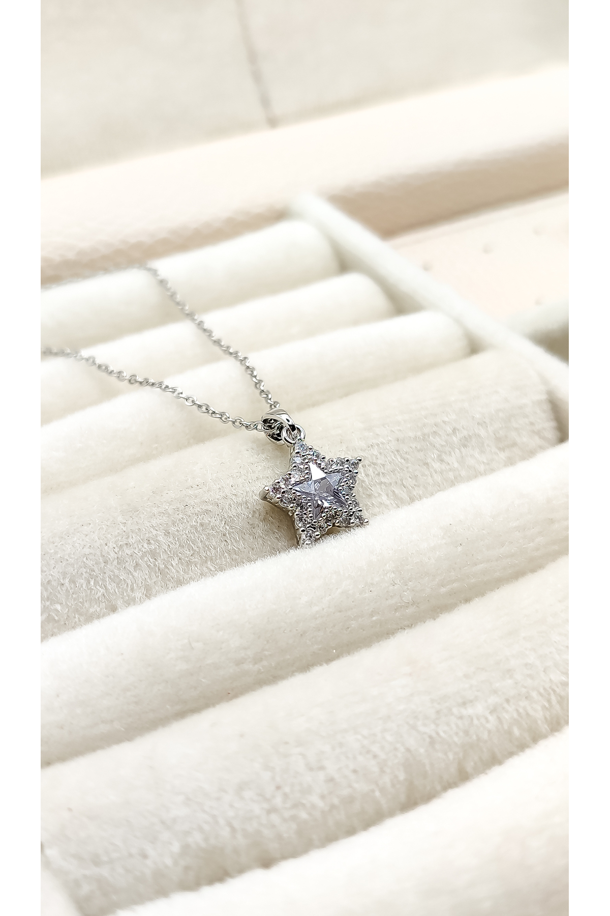 Minimal İnce Zincir Zirkon Taşlı Yıldız Çelik Kolye
