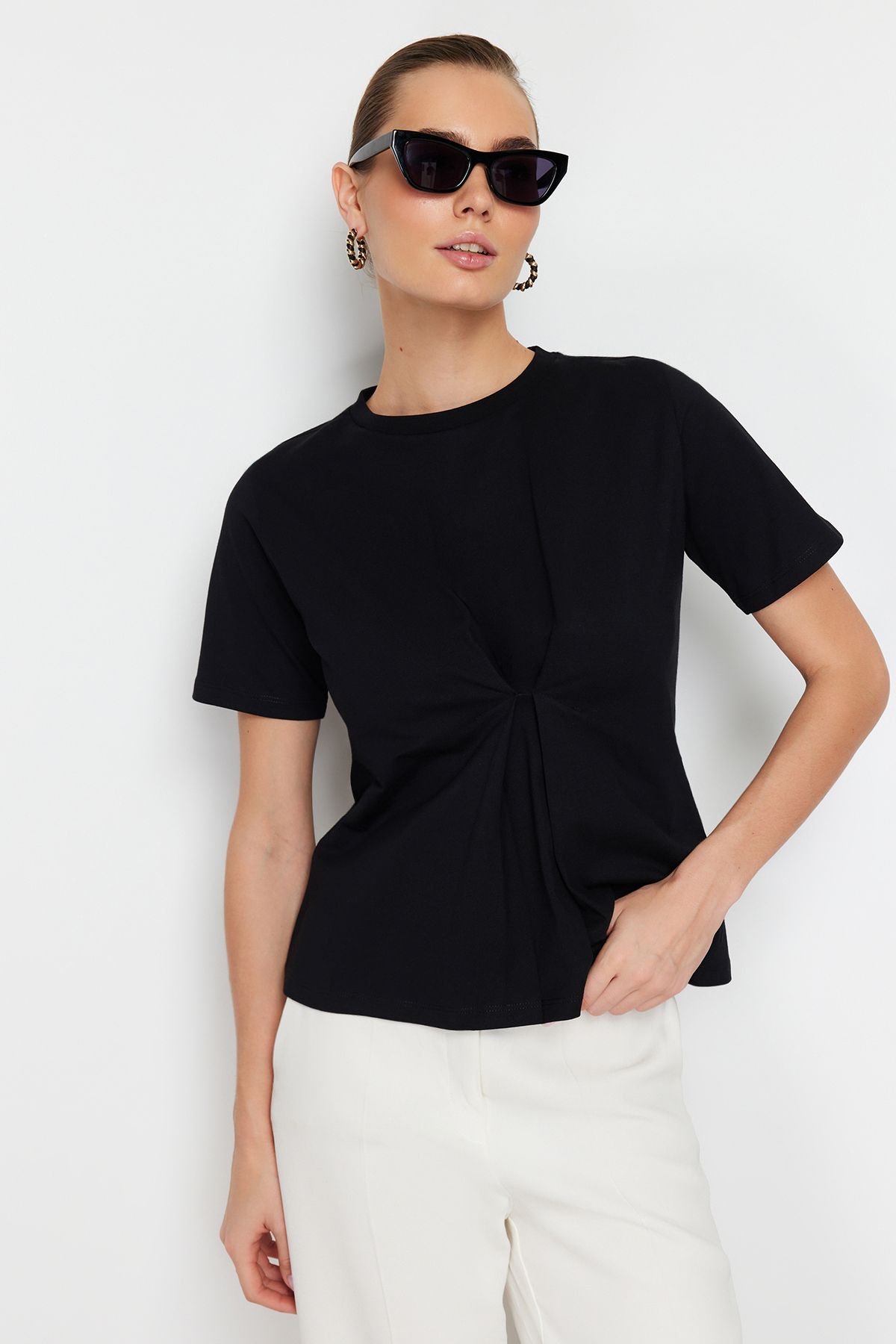 Trendyol Collection-Černý přední záhyb Detailní Regular/Normal Fit Pletená halenka s výstřihem TWOSS24BZ00302 2