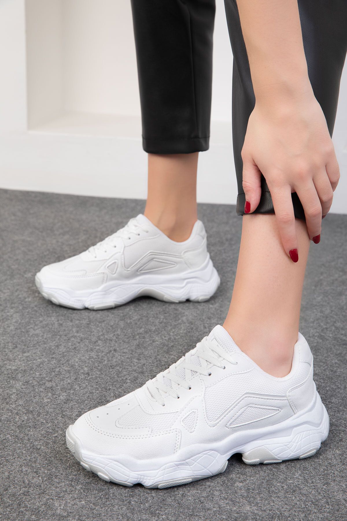 SOHO-Weiße Damen Sneakers 18148 5